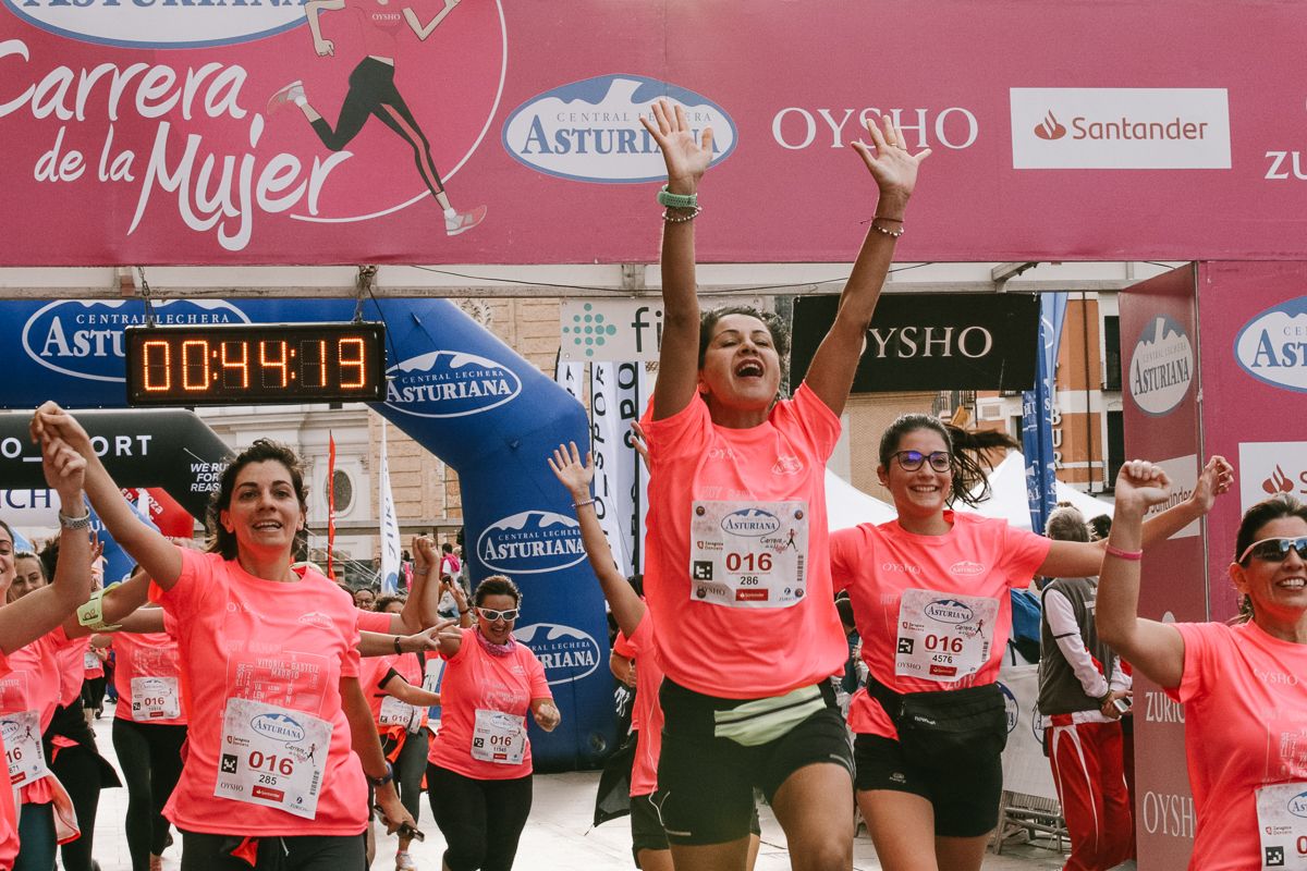 Llegada de la Carrera de la Mujer de Zaragoza (GALERÍA 5)