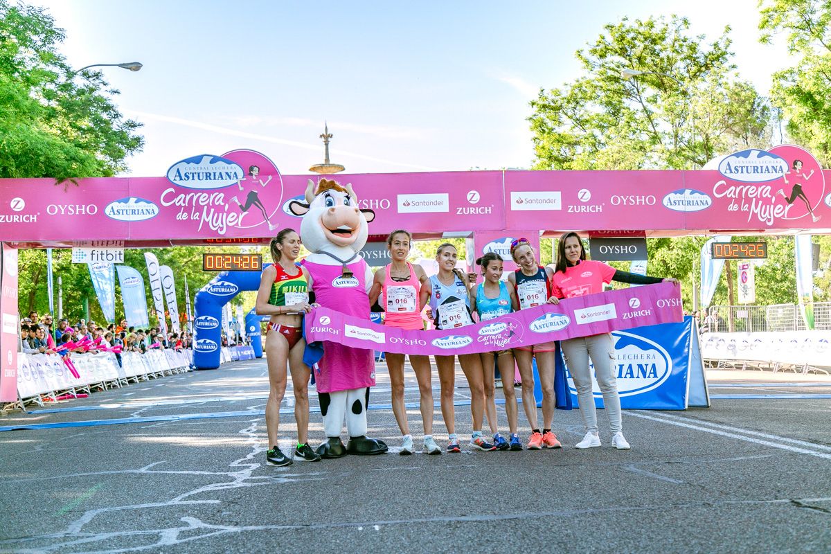 Carrera de la Mujer de Madrid - META, ARCO IZQUIERDO (de 24:10 a 26:01)