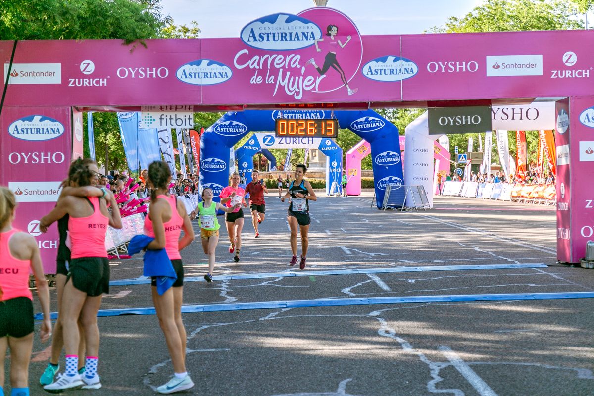 Carrera de la Mujer de Madrid - META, ARCO IZQUIERDO (de 26:03 a 27:19)