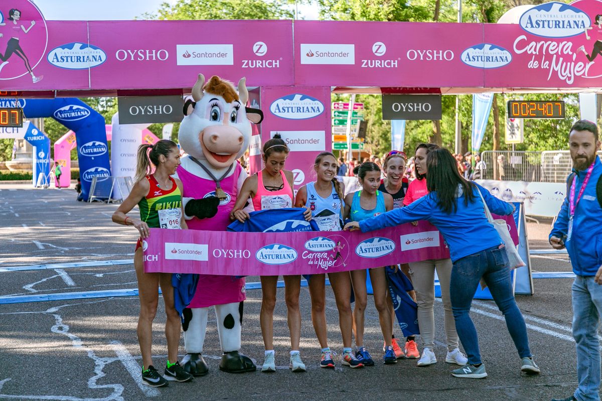 Carrera de la Mujer de Madrid - META, ARCO IZQUIERDO (de 23:02 a 24:09)