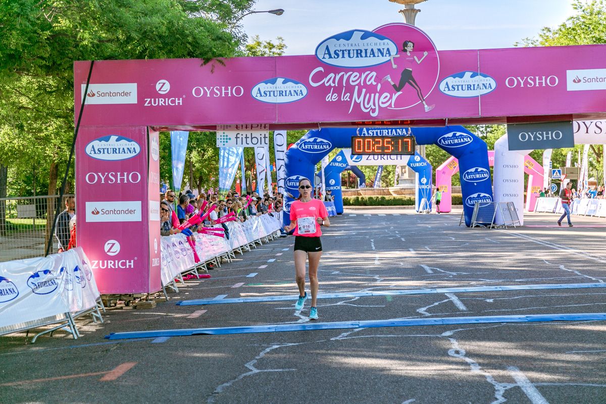 Carrera de la Mujer de Madrid - META, ARCO IZQUIERDO (de 24:10 a 26:01)