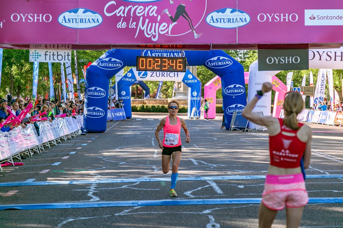 Carrera de la Mujer de Madrid - META, ARCO IZQUIERDO (de 23:02 a 24:09)