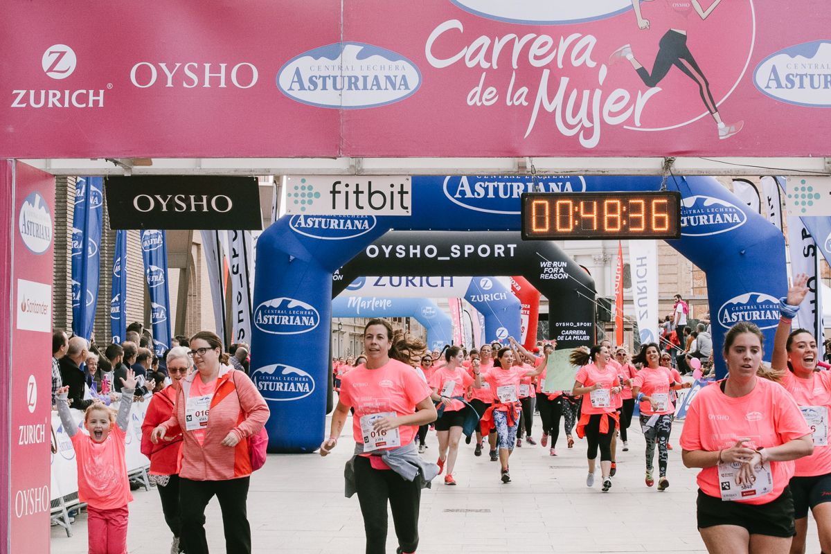 Llegada de la Carrera de la Mujer de Zaragoza (GALERÍA 7)