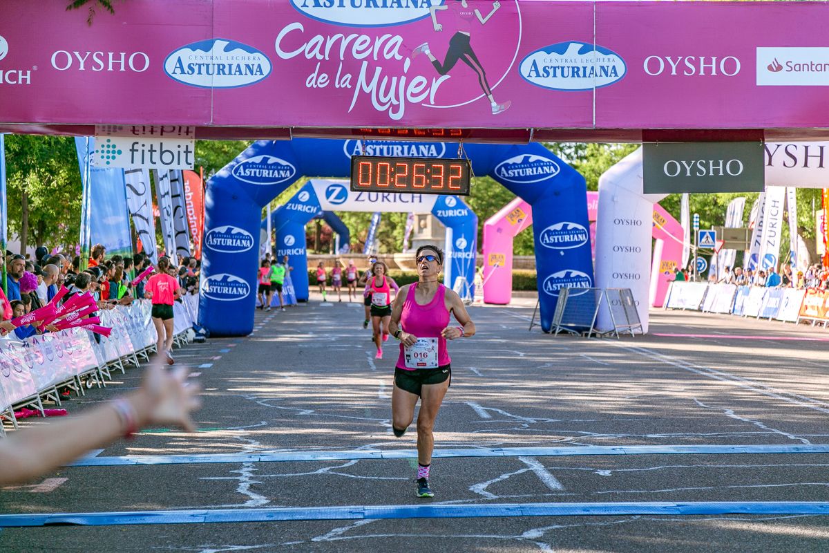 Carrera de la Mujer de Madrid - META, ARCO IZQUIERDO (de 26:03 a 27:19)