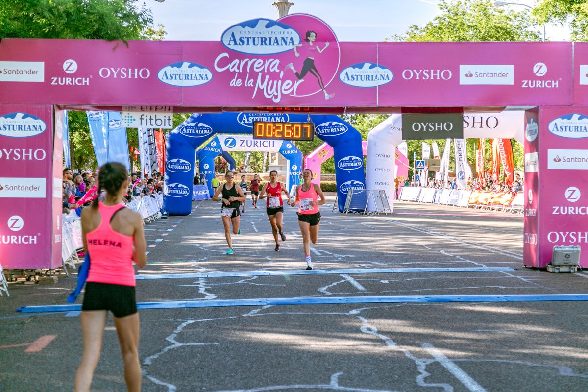 Carrera de la Mujer de Madrid - META, ARCO IZQUIERDO (de 26:03 a 27:19)
