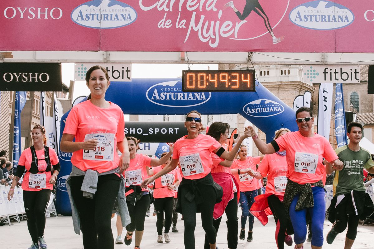 Llegada de la Carrera de la Mujer de Zaragoza (GALERÍA 8)