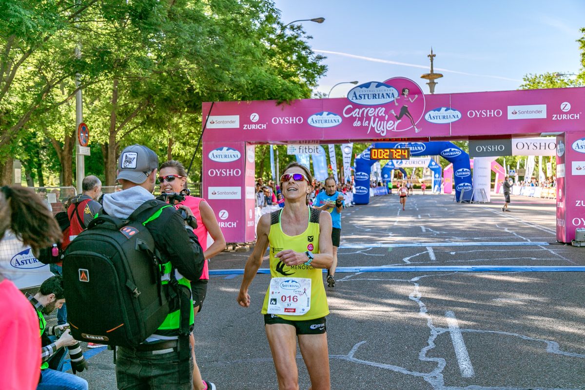 Carrera de la Mujer de Madrid - META, ARCO IZQUIERDO (de 27:20 a 28:45)