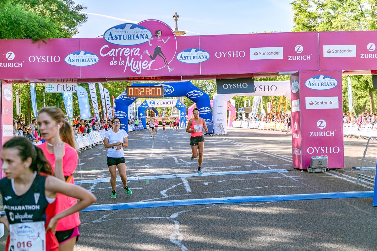 Carrera de la Mujer de Madrid - META, ARCO IZQUIERDO (de 27:20 a 28:45)