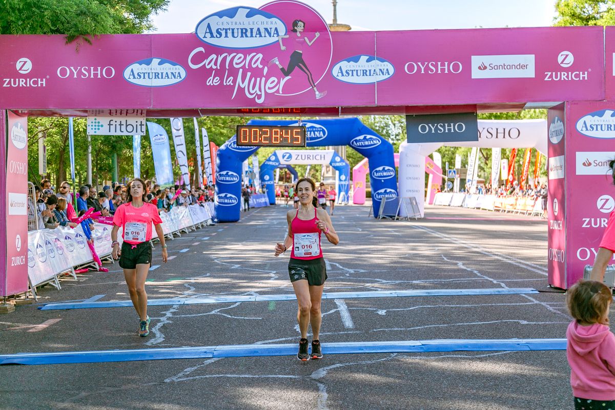 Carrera de la Mujer de Madrid - META, ARCO IZQUIERDO (de 27:20 a 28:45)