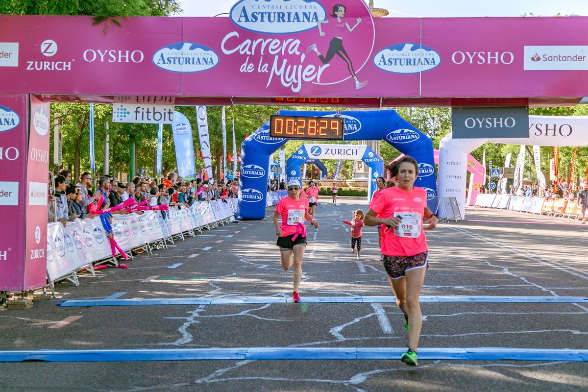 Carrera de la Mujer de Madrid - META, ARCO IZQUIERDO (de 27:20 a 28:45)