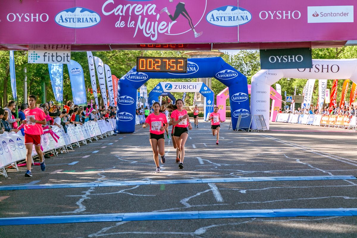 Carrera de la Mujer de Madrid - META, ARCO IZQUIERDO (de 27:20 a 28:45)