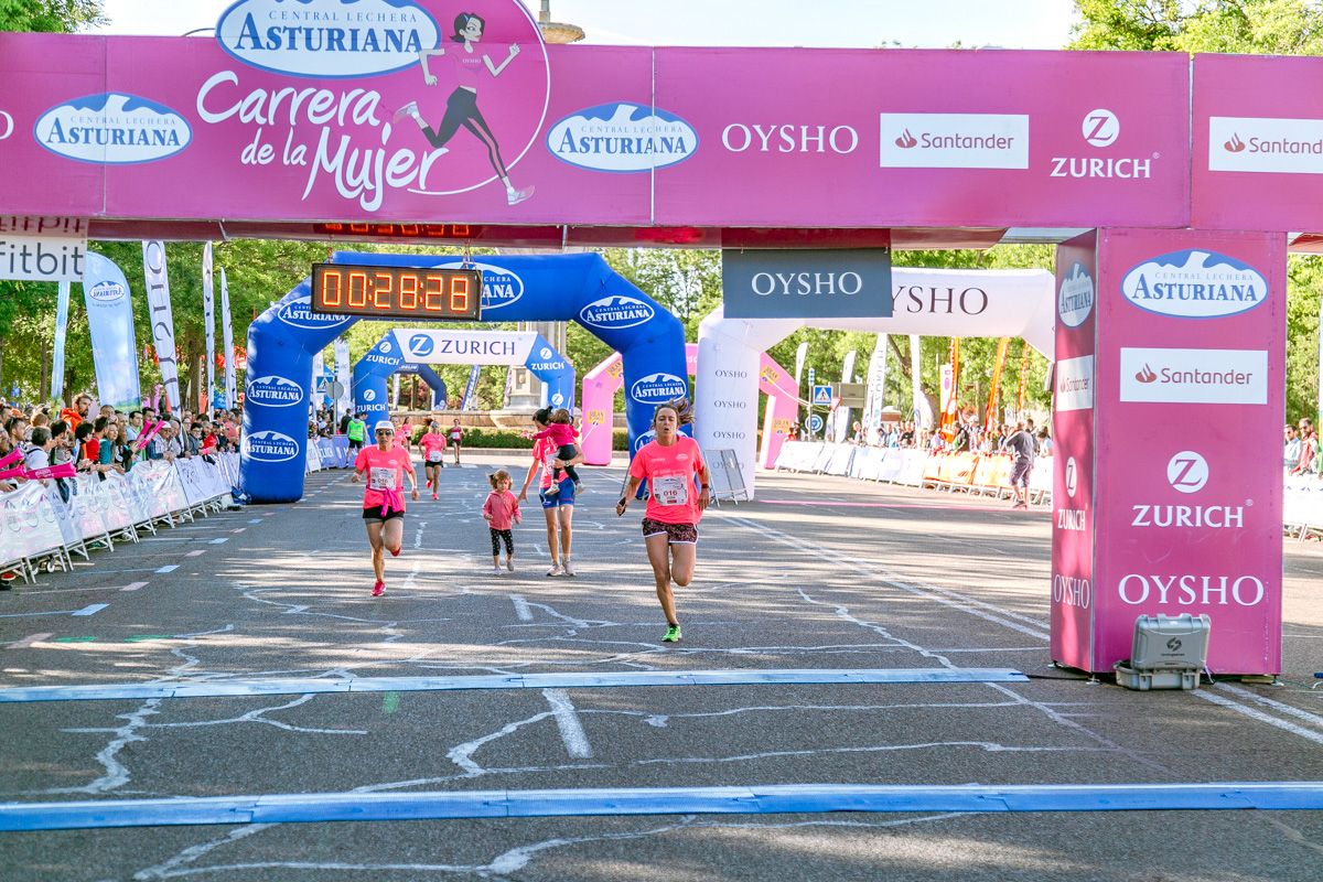 Carrera de la Mujer de Madrid - META, ARCO IZQUIERDO (de 27:20 a 28:45)