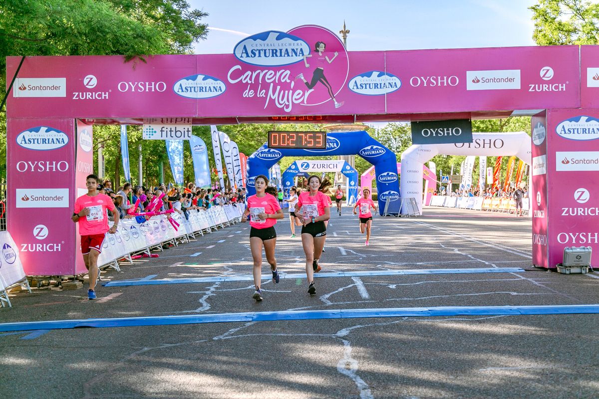 Carrera de la Mujer de Madrid - META, ARCO IZQUIERDO (de 27:20 a 28:45)