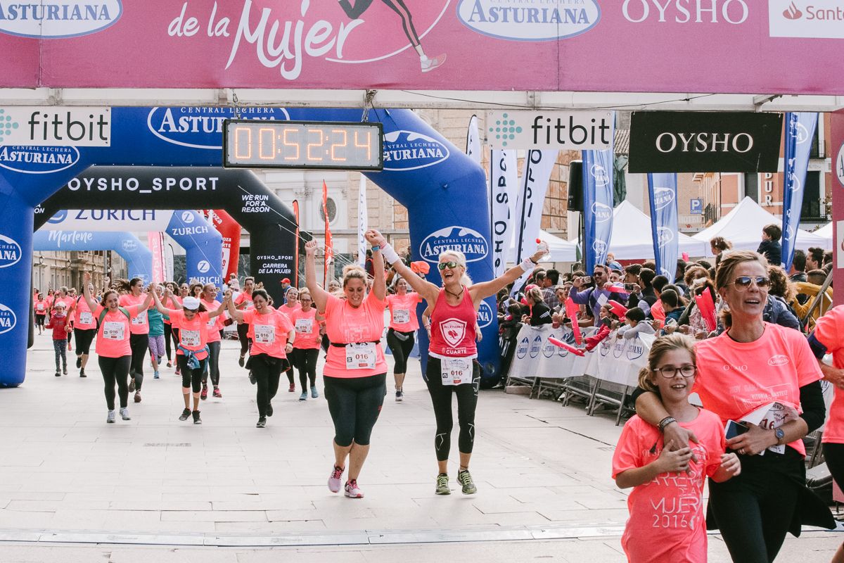 Llegada de la Carrera de la Mujer de Zaragoza (GALERÍA 9)