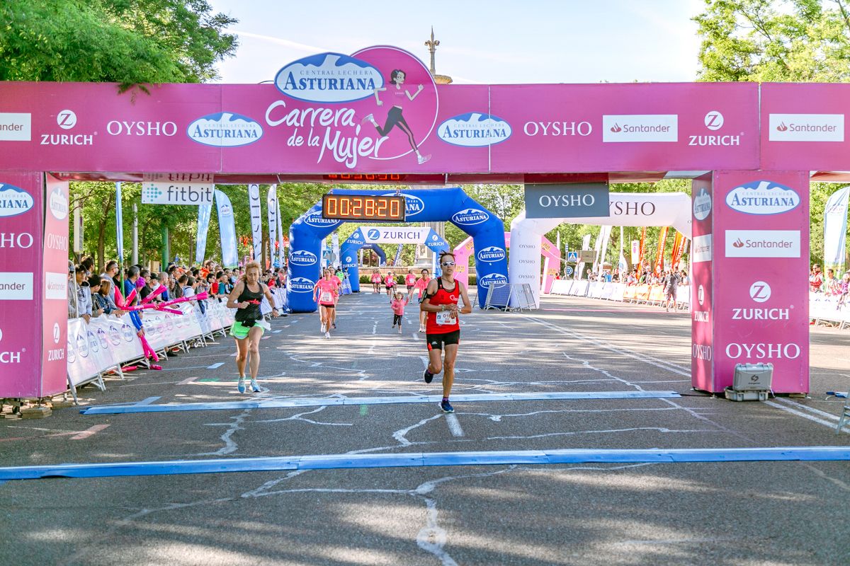 Carrera de la Mujer de Madrid - META, ARCO IZQUIERDO (de 27:20 a 28:45)