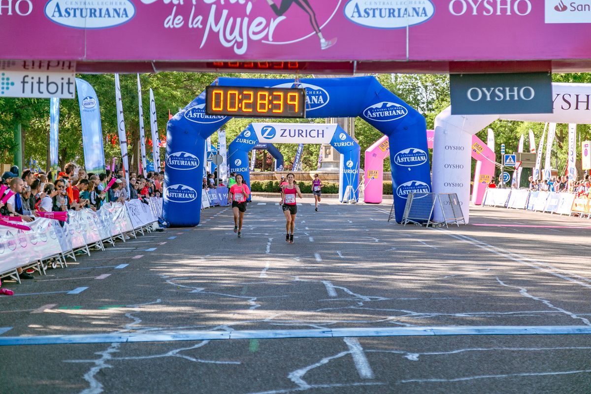 Carrera de la Mujer de Madrid - META, ARCO IZQUIERDO (de 27:20 a 28:45)