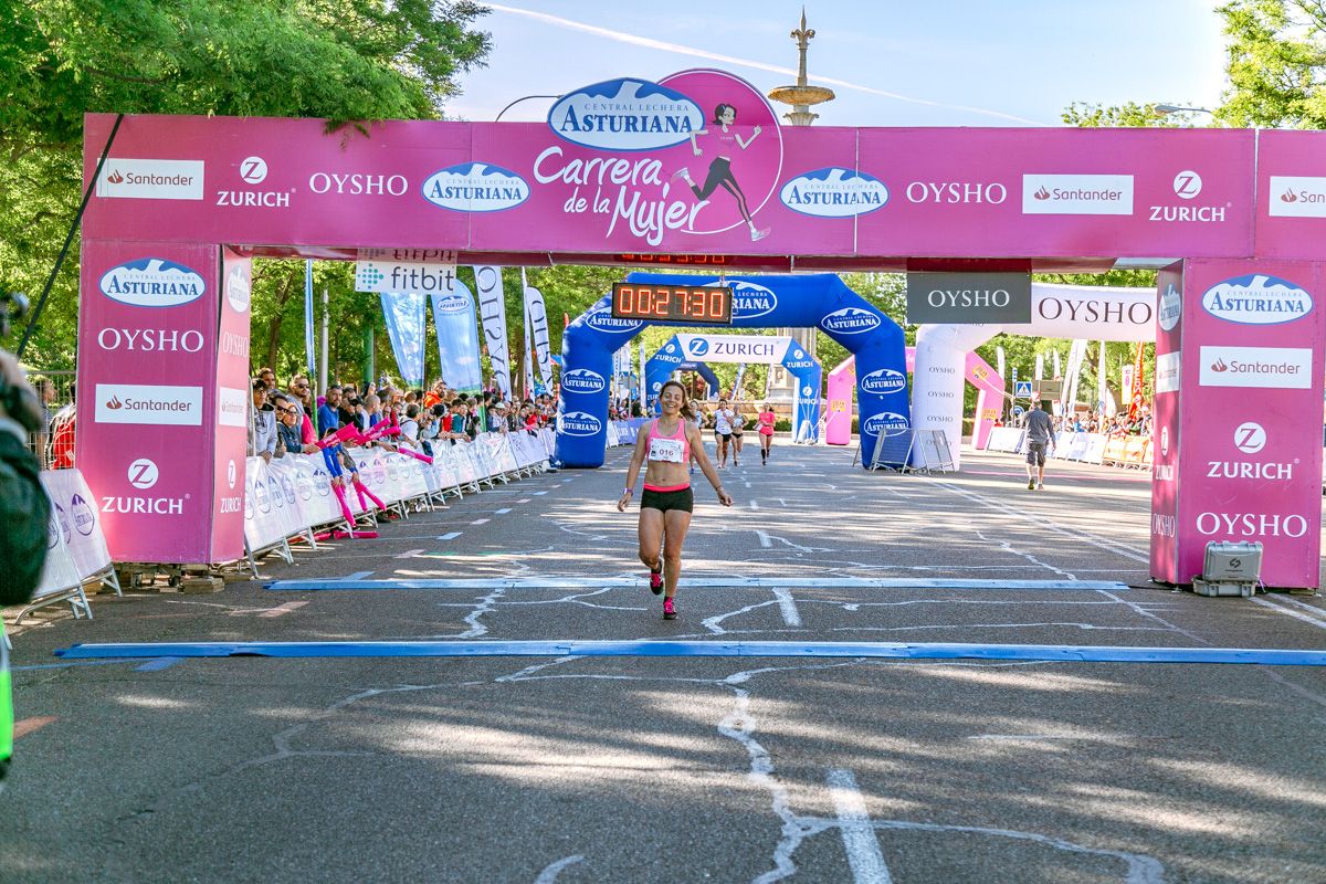 Carrera de la Mujer de Madrid - META, ARCO IZQUIERDO (de 27:20 a 28:45)