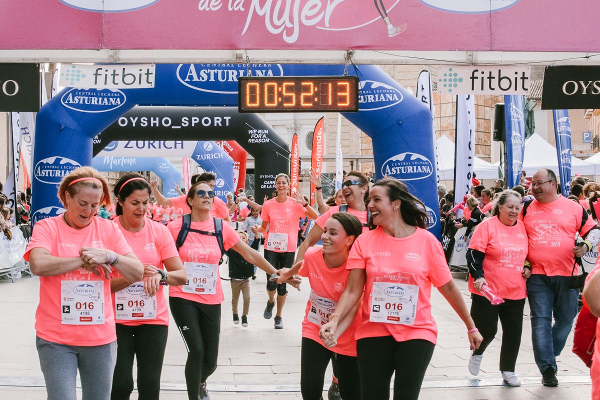 Llegada de la Carrera de la Mujer de Zaragoza (GALERÍA 9)