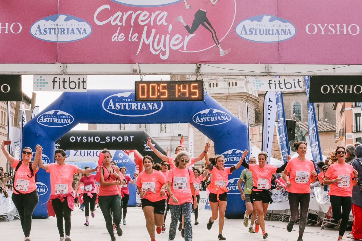 Llegada de la Carrera de la Mujer de Zaragoza (GALERÍA 9)