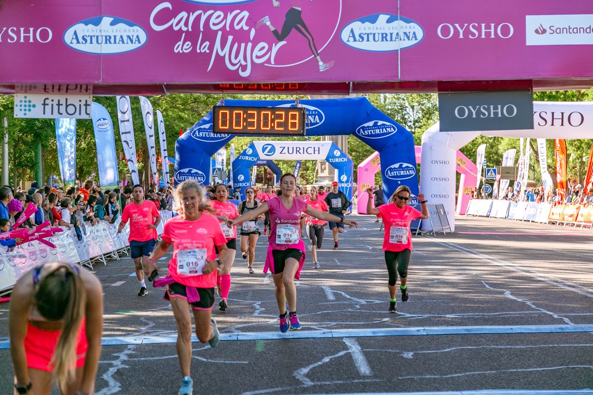 Carrera de la Mujer de Madrid - META, ARCO DERECHO (de 30:13 a 31:31)