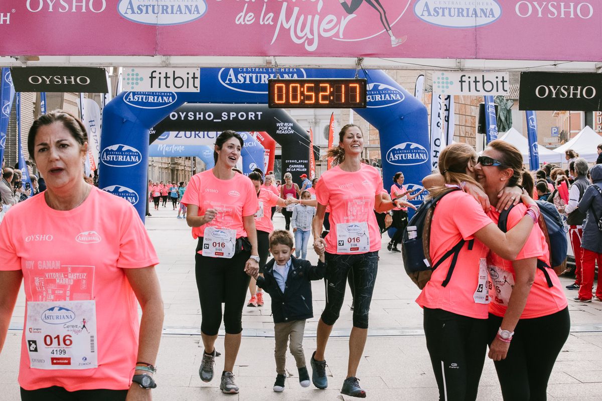 Llegada de la Carrera de la Mujer de Zaragoza (GALERÍA 9)