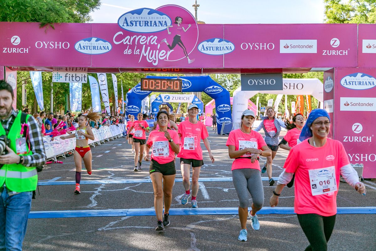 Carrera de la Mujer de Madrid - META, ARCO DERECHO (de 30:13 a 31:31)