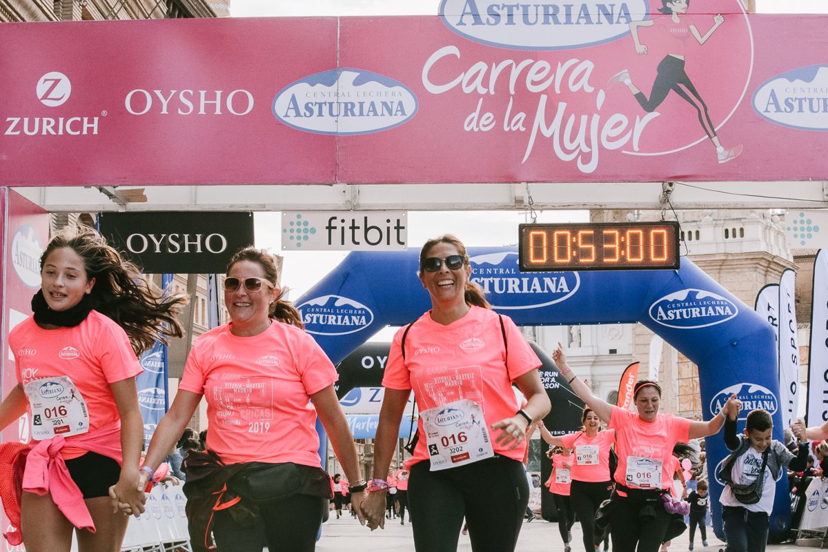 Llegada de la Carrera de la Mujer de Zaragoza (GALERÍA 10)