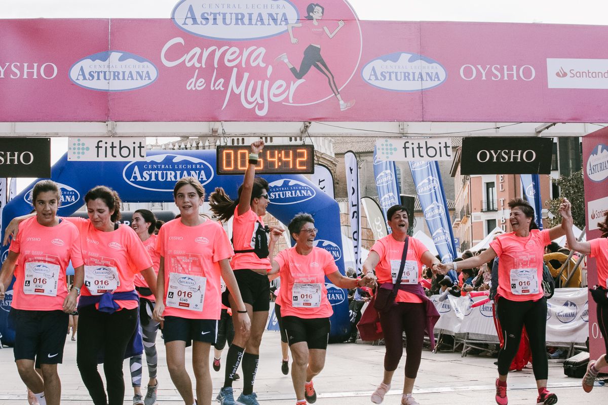 Llegada de la Carrera de la Mujer de Zaragoza (GALERÍA 10)