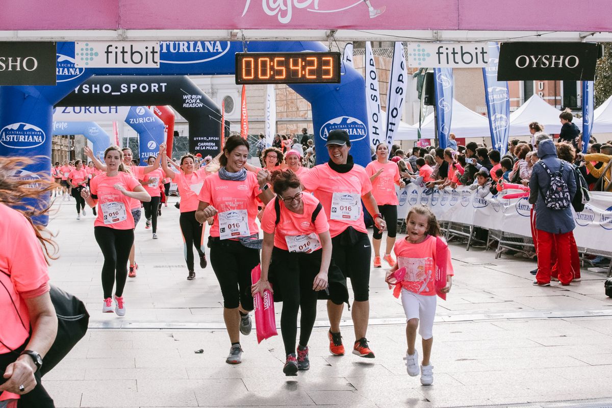 Llegada de la Carrera de la Mujer de Zaragoza (GALERÍA 10)