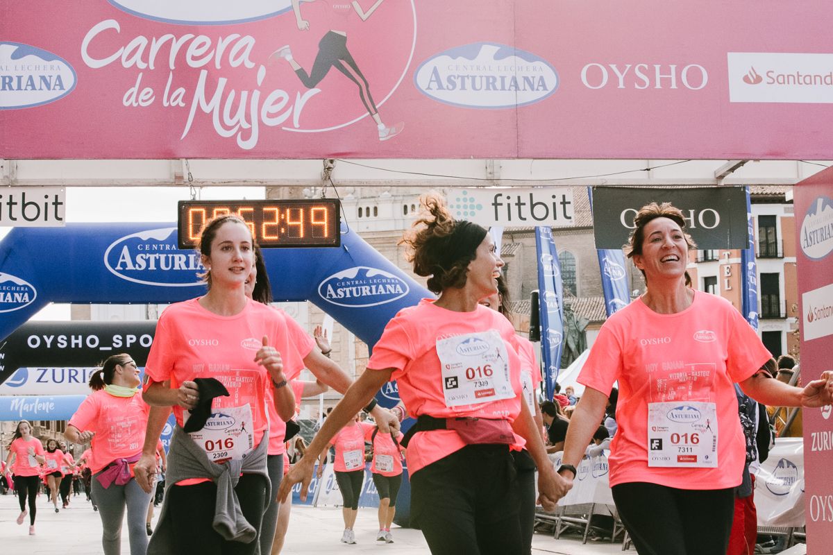 Llegada de la Carrera de la Mujer de Zaragoza (GALERÍA 9)