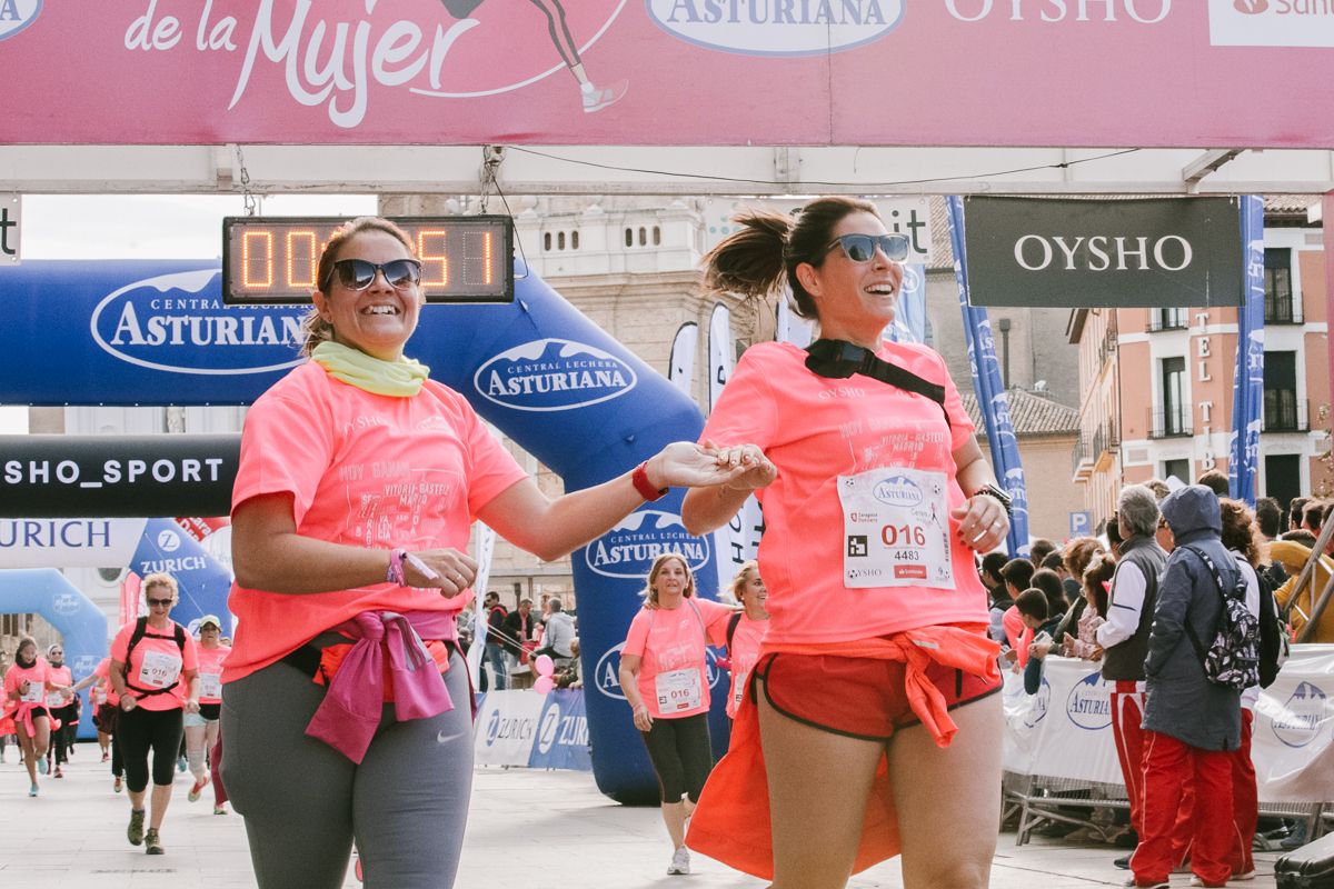 Llegada de la Carrera de la Mujer de Zaragoza (GALERÍA 9)