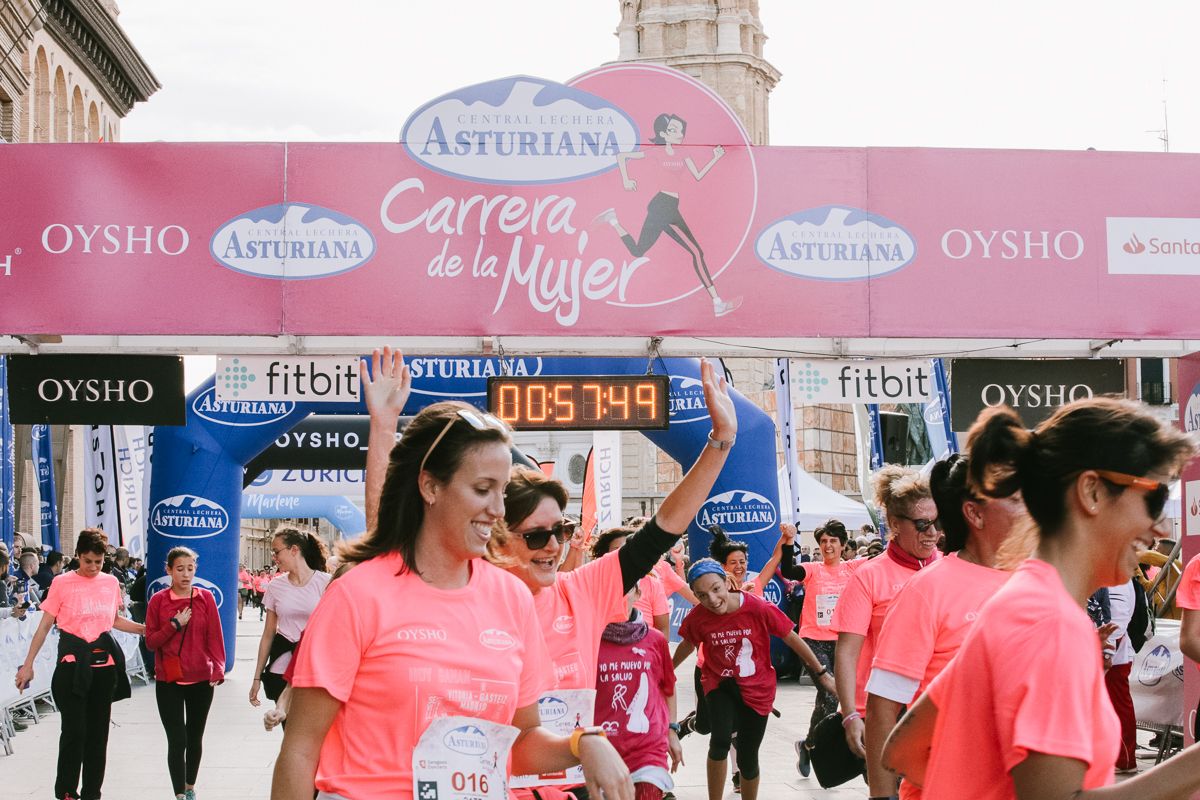 Llegada de la Carrera de la Mujer de Zaragoza (GALERÍA 12)
