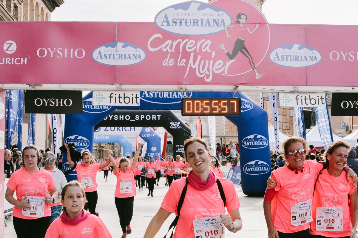 Llegada de la Carrera de la Mujer de Zaragoza (GALERÍA 11)