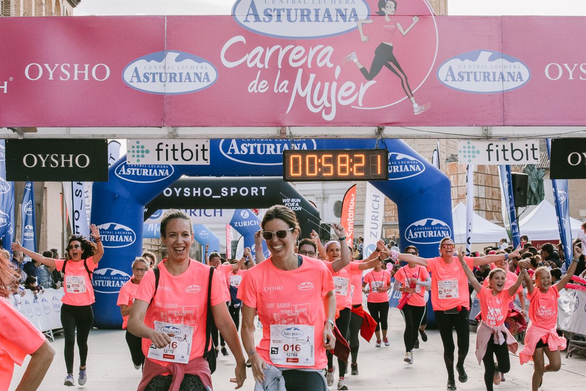 Llegada de la Carrera de la Mujer de Zaragoza (GALERÍA 12)