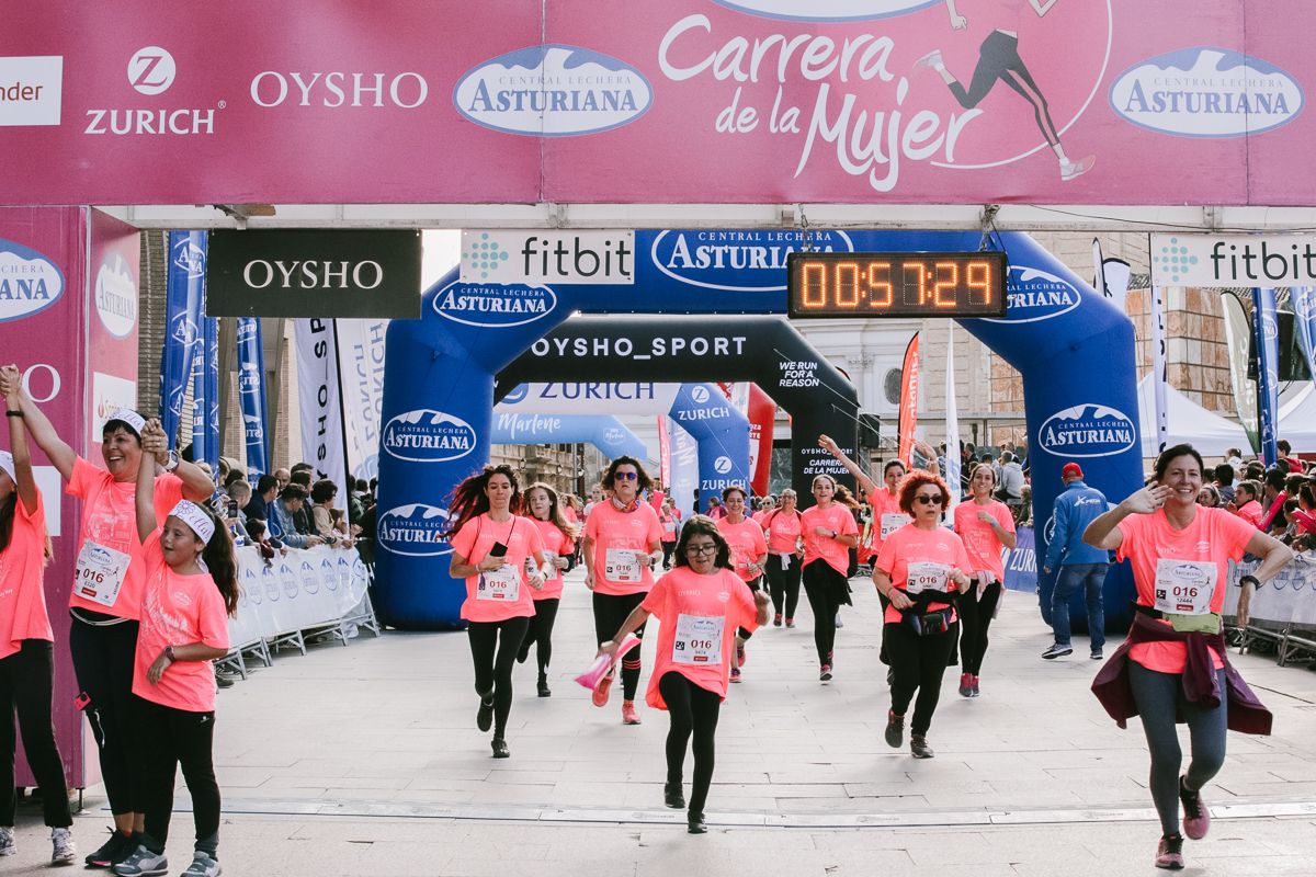 Llegada de la Carrera de la Mujer de Zaragoza (GALERÍA 12)