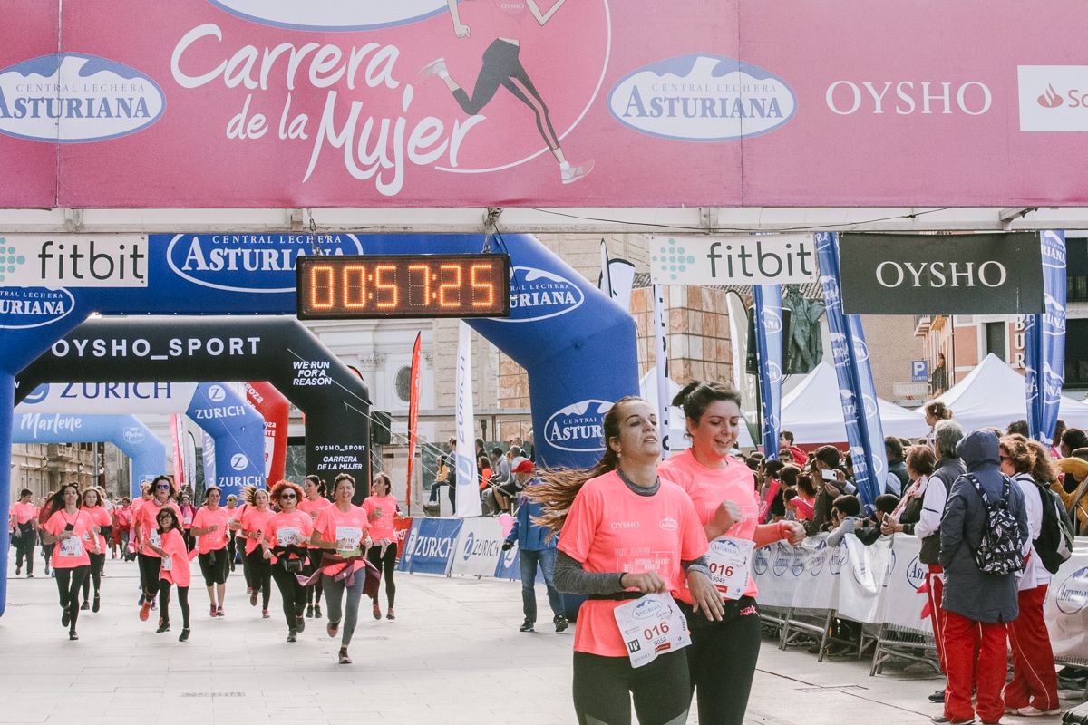 Llegada de la Carrera de la Mujer de Zaragoza (GALERÍA 12)
