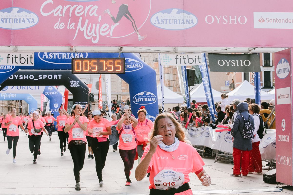 Llegada de la Carrera de la Mujer de Zaragoza (GALERÍA 12)