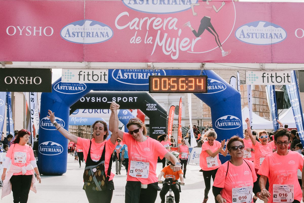 Llegada de la Carrera de la Mujer de Zaragoza (GALERÍA 11)