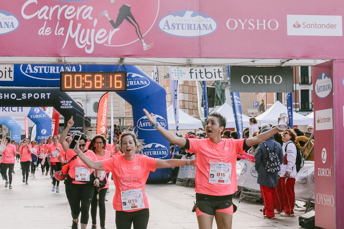 Llegada de la Carrera de la Mujer de Zaragoza (GALERÍA 12)