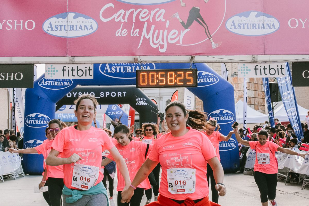 Llegada de la Carrera de la Mujer de Zaragoza (GALERÍA 13)