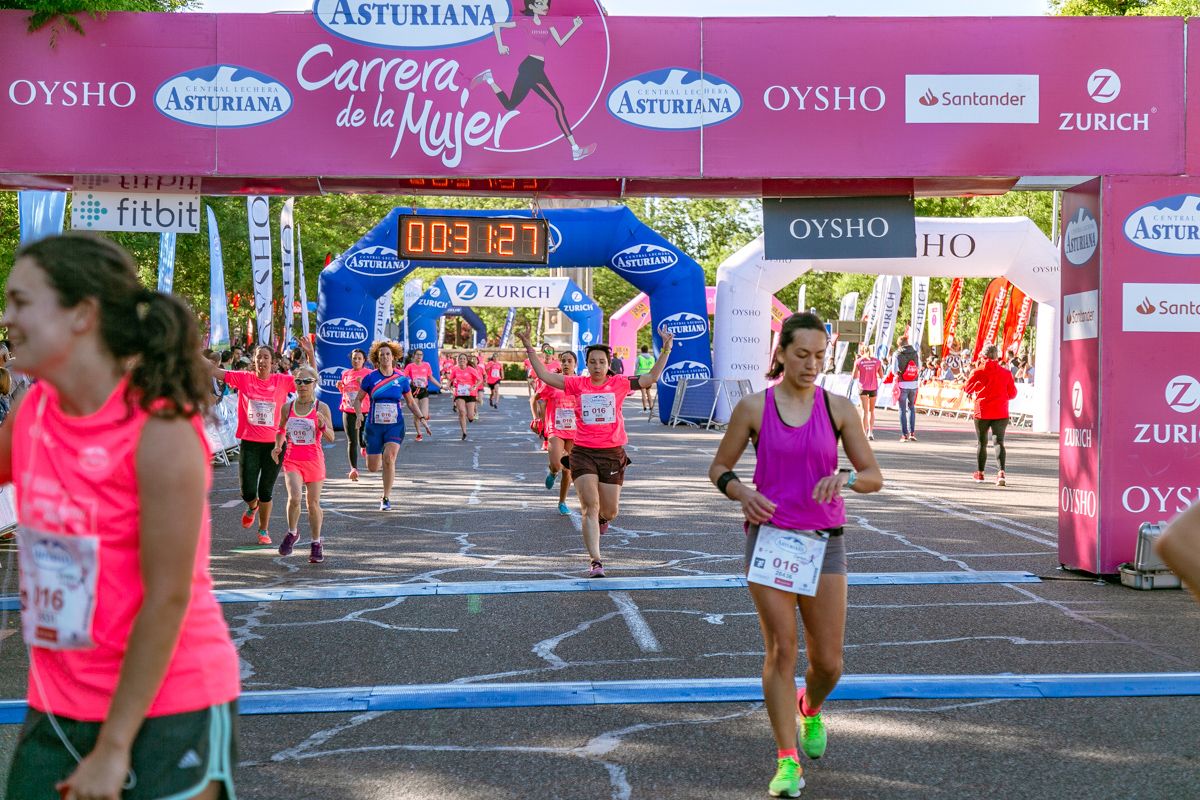 Carrera de la Mujer de Madrid - META, ARCO DERECHO (de 30:13 a 31:31)