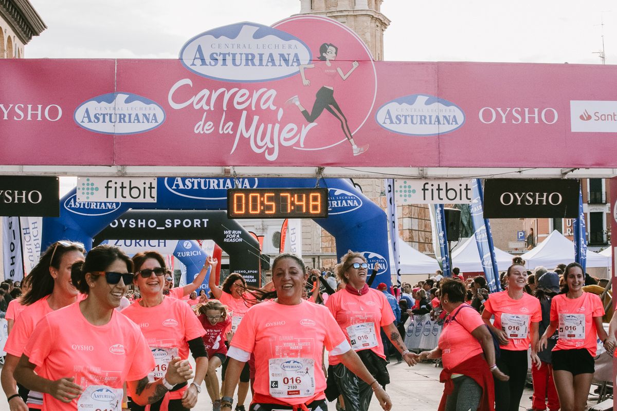 Llegada de la Carrera de la Mujer de Zaragoza (GALERÍA 12)