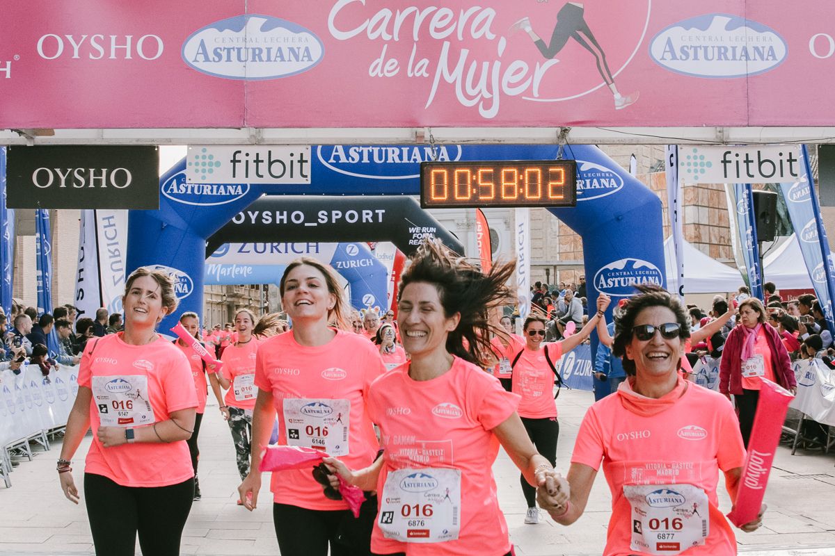 Llegada de la Carrera de la Mujer de Zaragoza (GALERÍA 12)