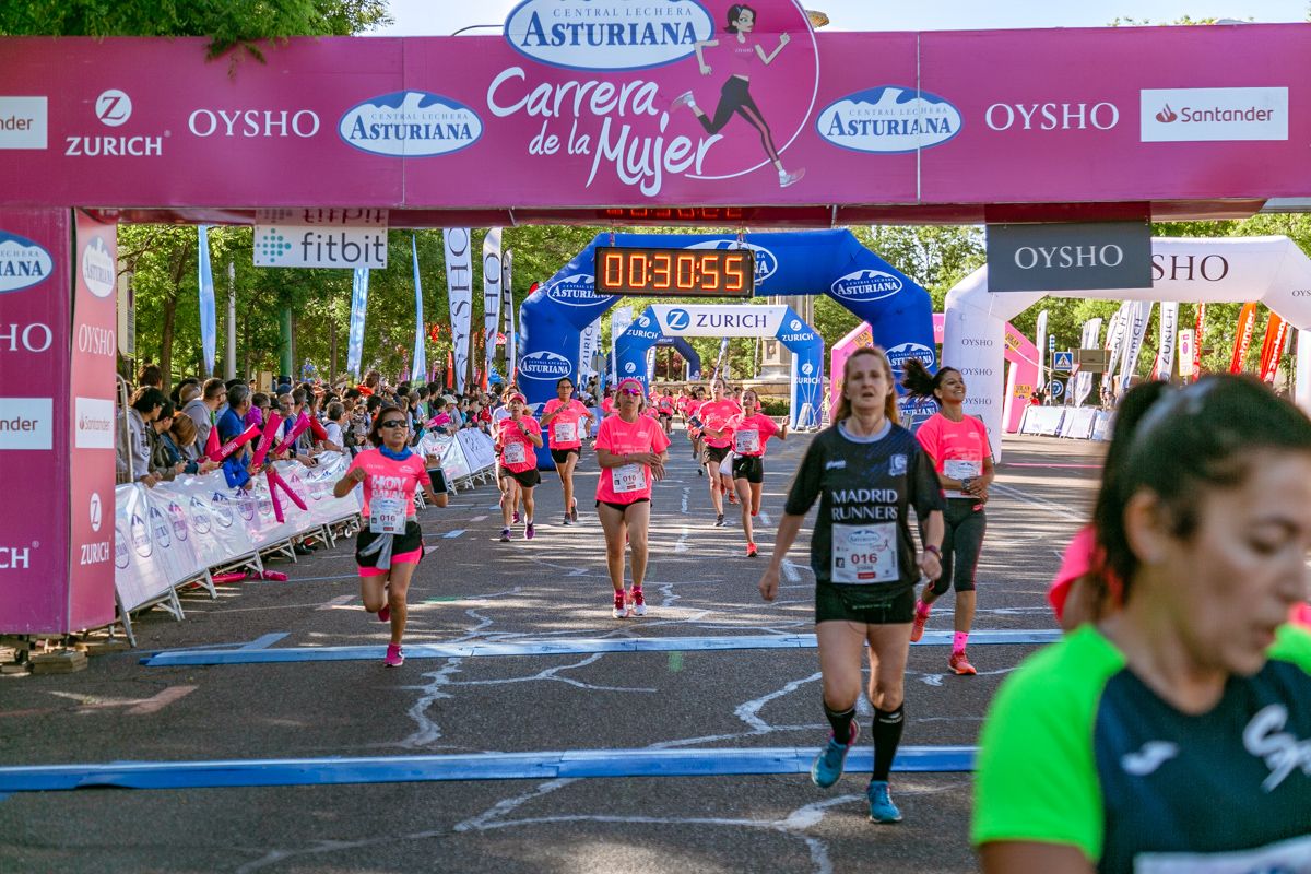 Carrera de la Mujer de Madrid - META, ARCO DERECHO (de 30:13 a 31:31)