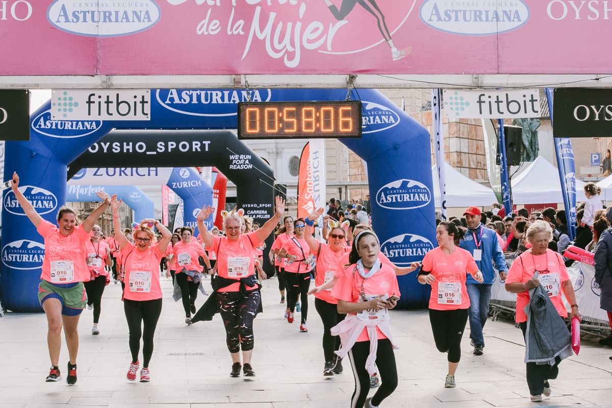 Llegada de la Carrera de la Mujer de Zaragoza (GALERÍA 12)