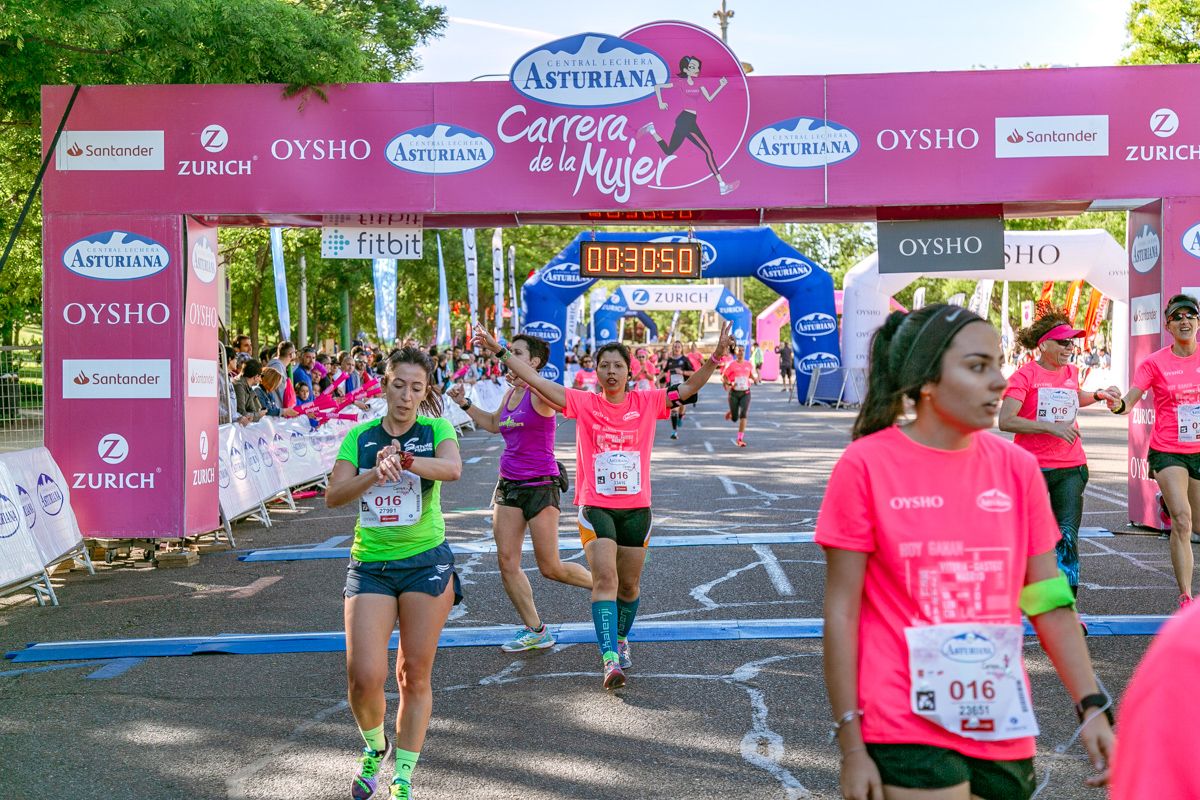 Carrera de la Mujer de Madrid - META, ARCO DERECHO (de 30:13 a 31:31)
