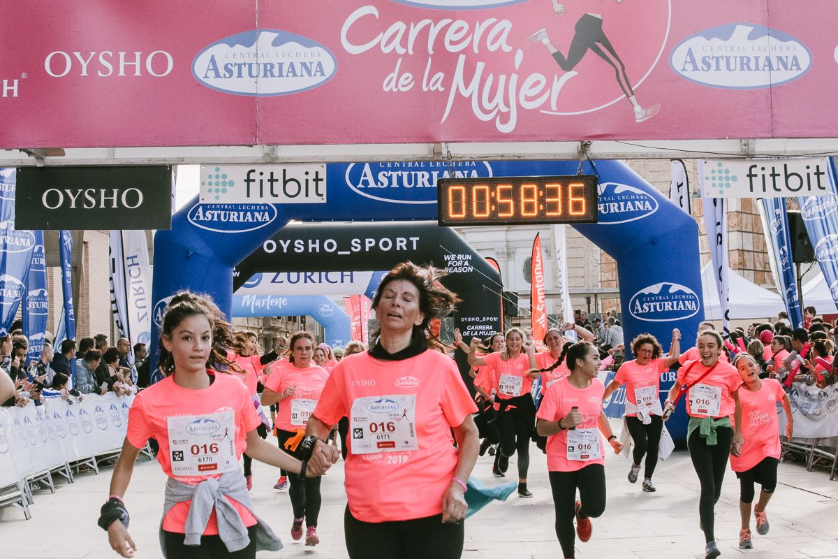Llegada de la Carrera de la Mujer de Zaragoza (GALERÍA 13)
