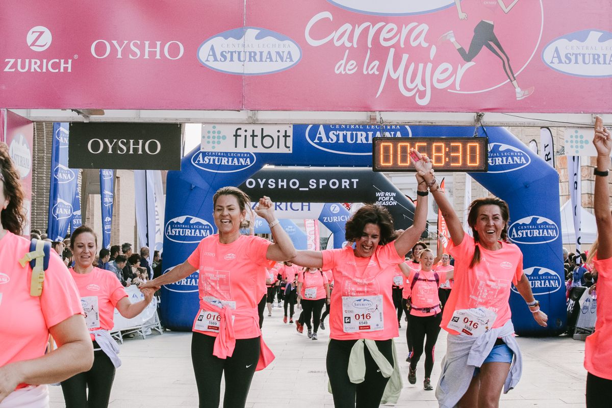 Llegada de la Carrera de la Mujer de Zaragoza (GALERÍA 13)