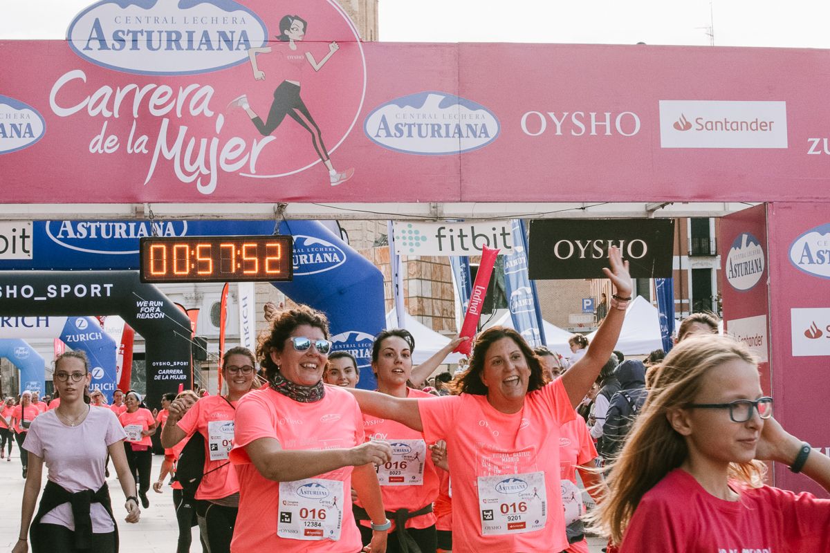 Llegada de la Carrera de la Mujer de Zaragoza (GALERÍA 12)