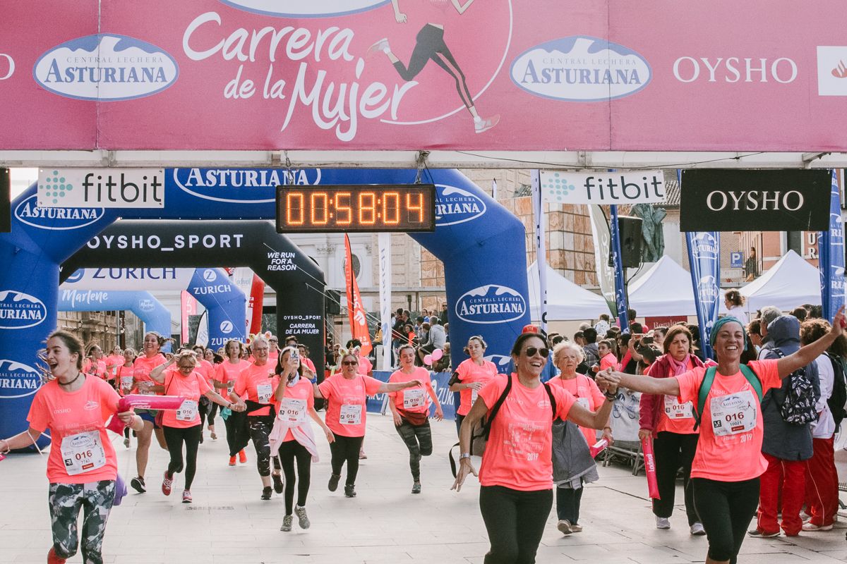 Llegada de la Carrera de la Mujer de Zaragoza (GALERÍA 12)